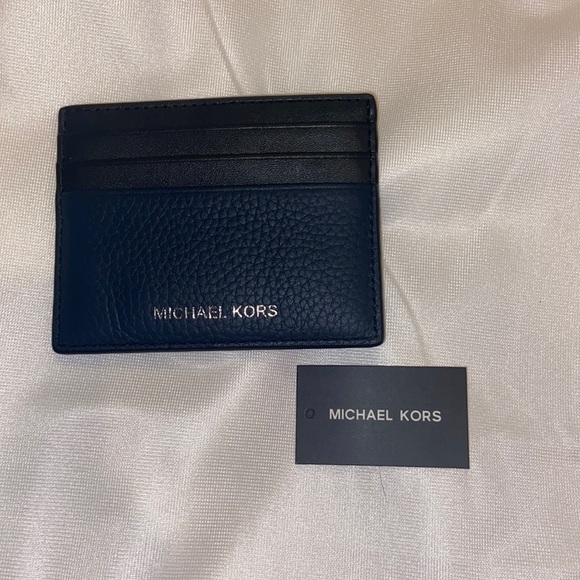 Micheal Kors Card Holder - Picture 4 of 4